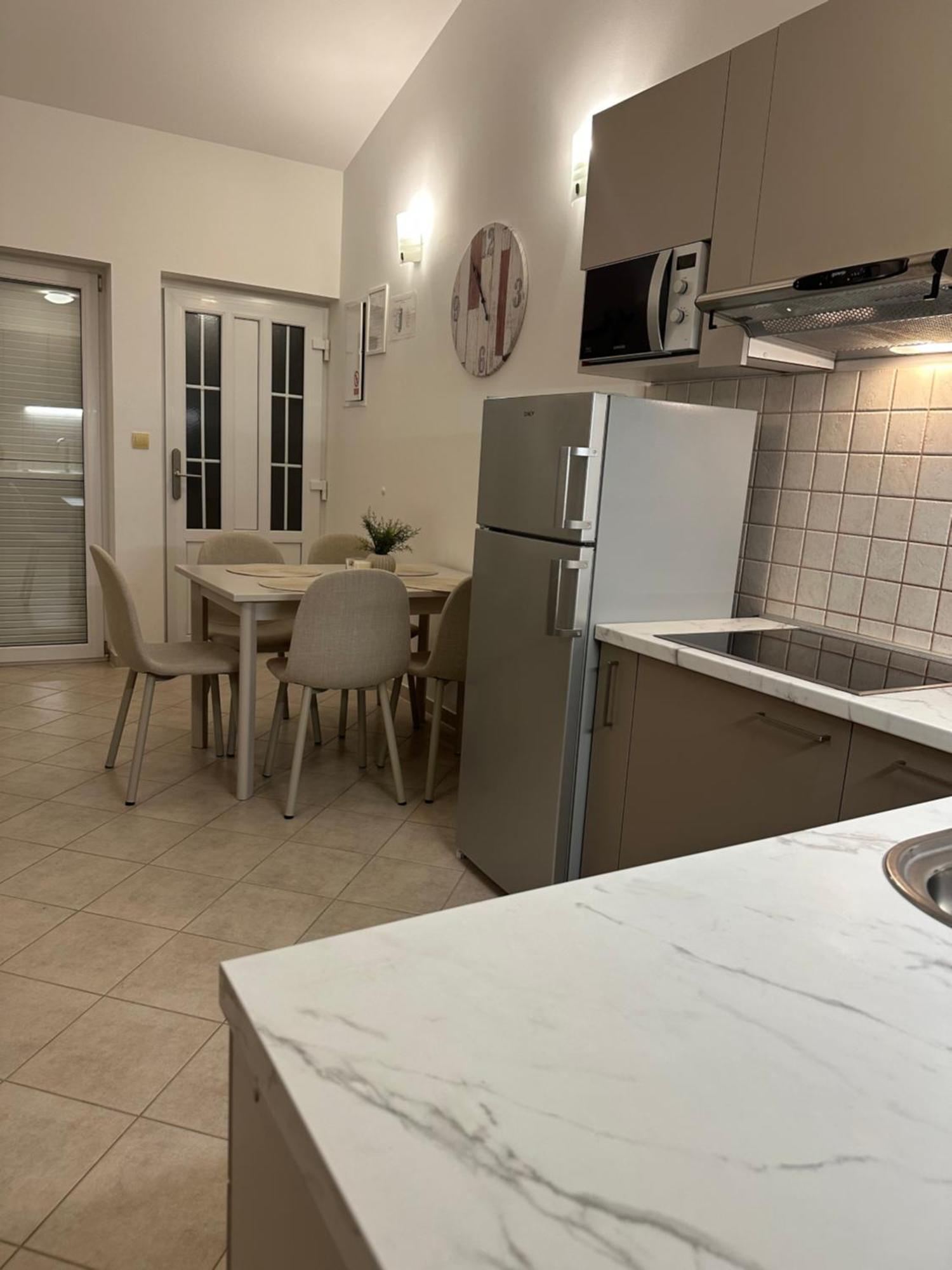 Apartmani Samec ノヴァリャ エクステリア 写真